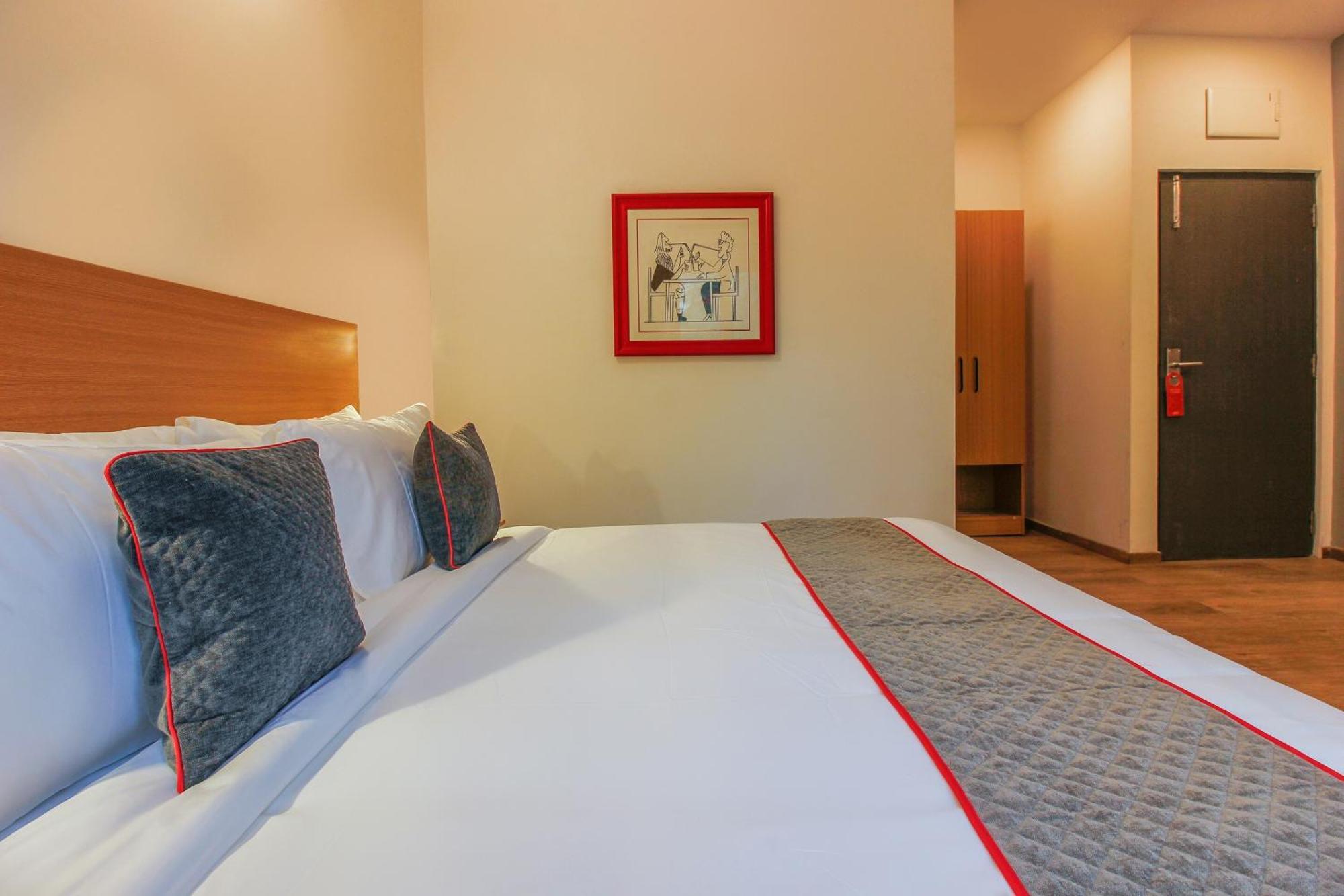 Townhouse White Ridge Shivam Road Hotel Lālāguda Exterior photo