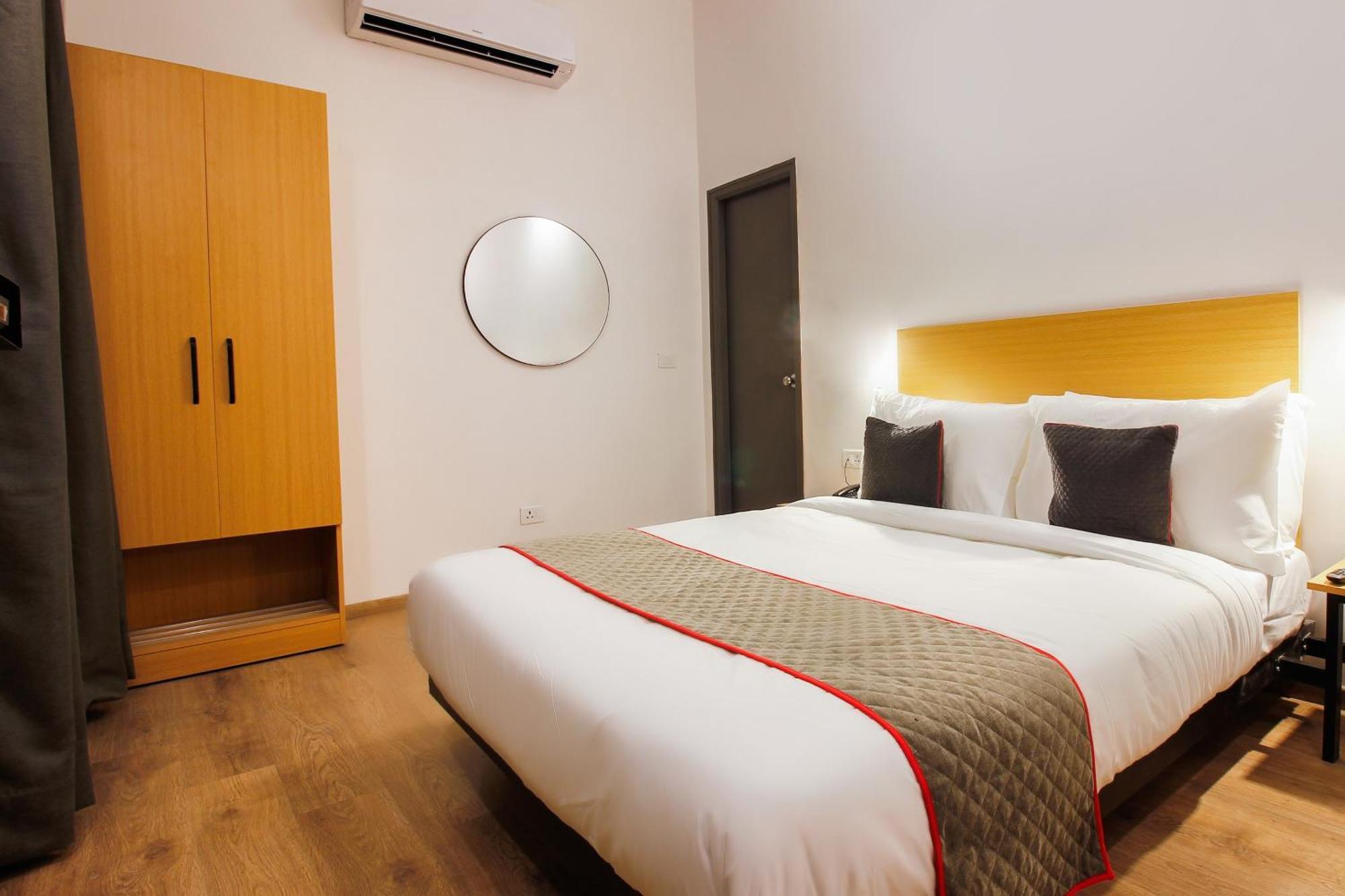 Townhouse White Ridge Shivam Road Hotel Lālāguda Exterior photo